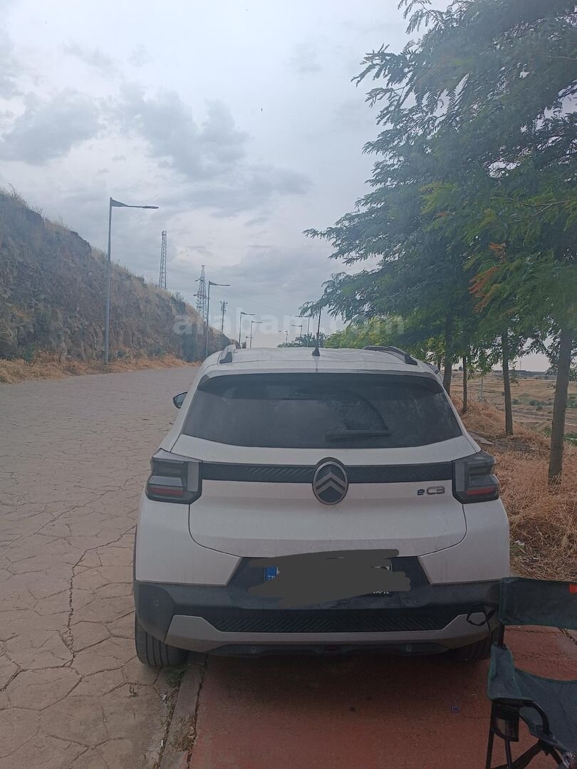 Sahibinden Citroen e-C3 Max 2025 Model Diyarbakır 11.500 km Beyaz 2