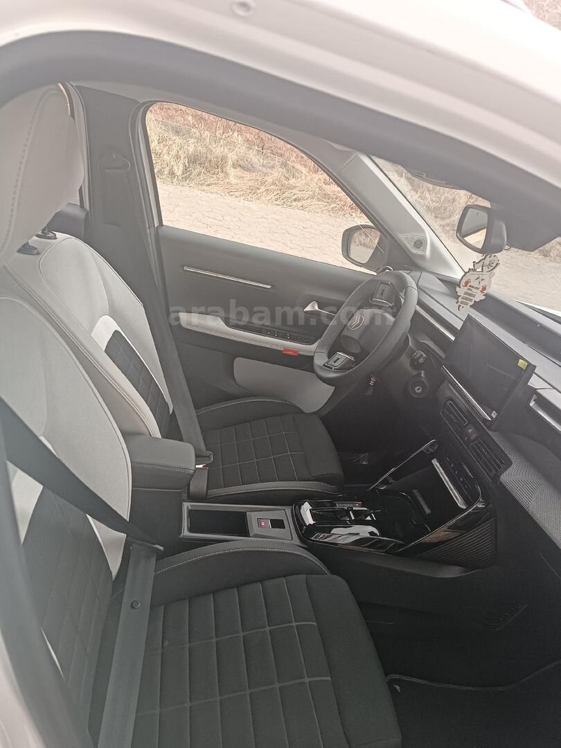 Sahibinden Citroen e-C3 Max 2025 Model Diyarbakır 11.500 km Beyaz 6