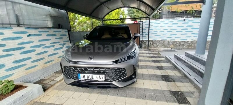 Sahibinden MG HS T_GDI 2024 Model LUXURY 12/2/2025. Trafiğe çıkışlı.