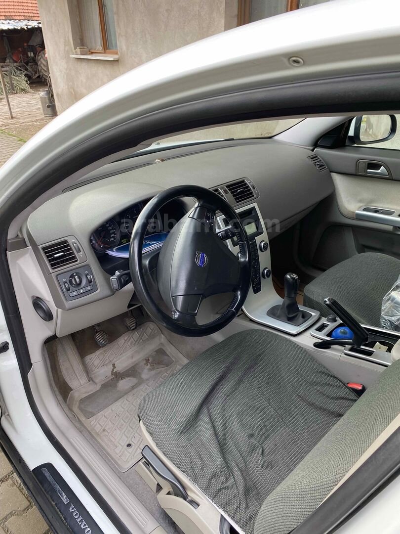 Sahibinden Volvo S40 1.6 D 2011 Model Manisa 198.500 km Beyaz 3