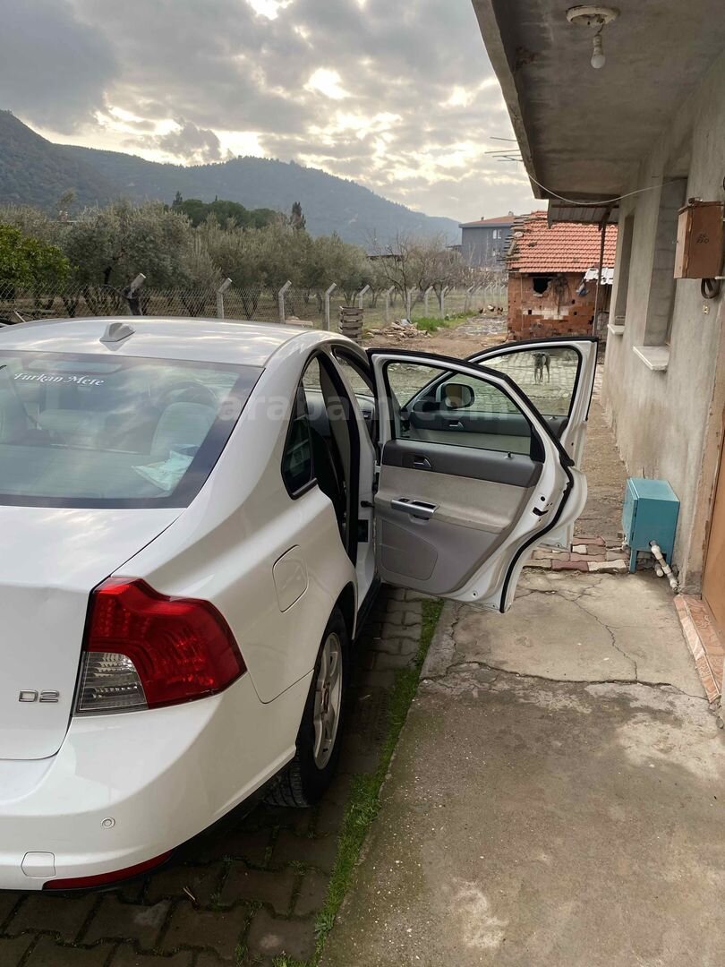 Sahibinden Volvo S40 1.6 D 2011 Model Manisa 198.500 km Beyaz 4