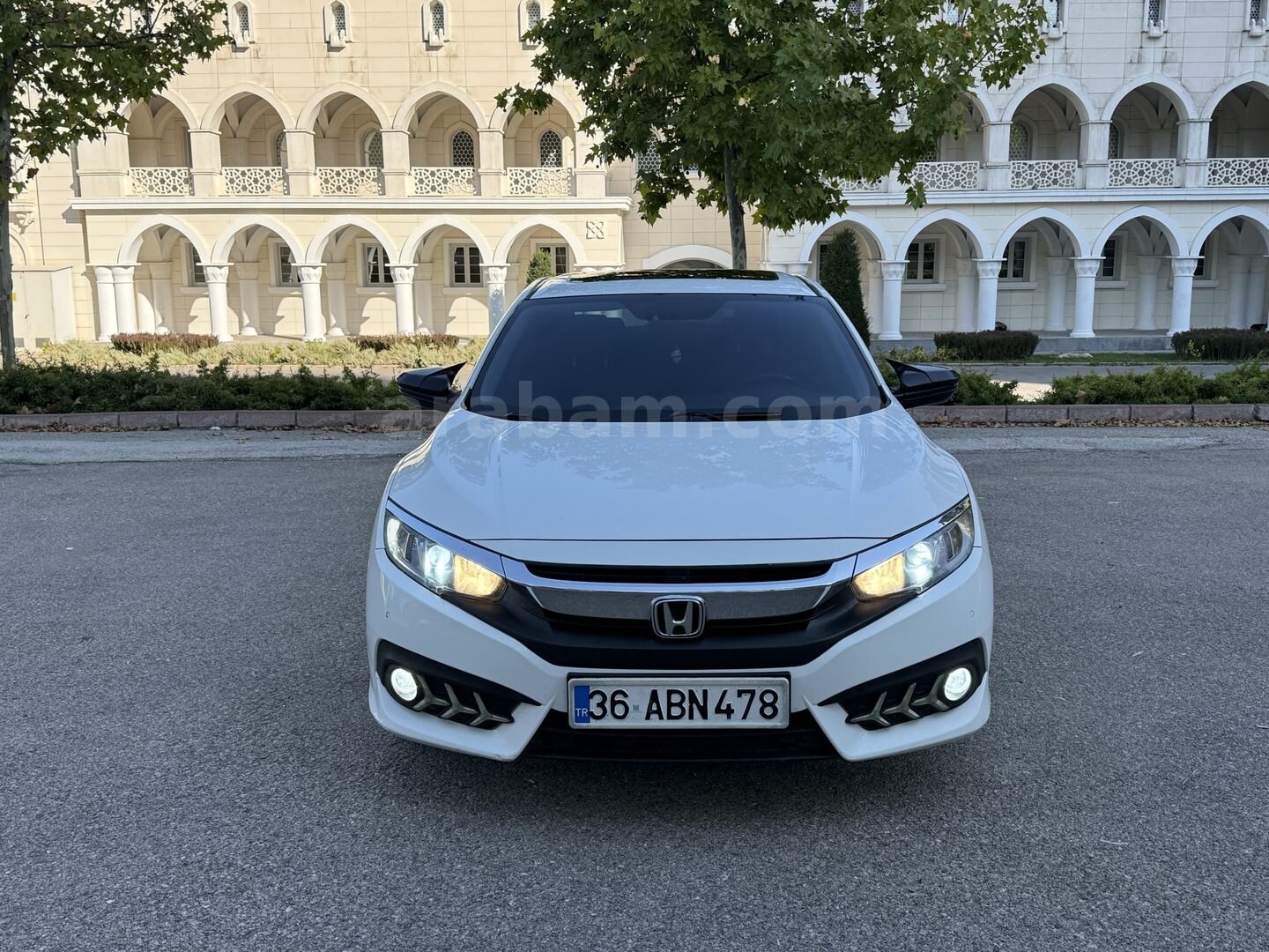 Galeriden Honda Civic 1.6i VTEC Eco Elegance 2018 Model Ankara 188.000 km Beyaz 3