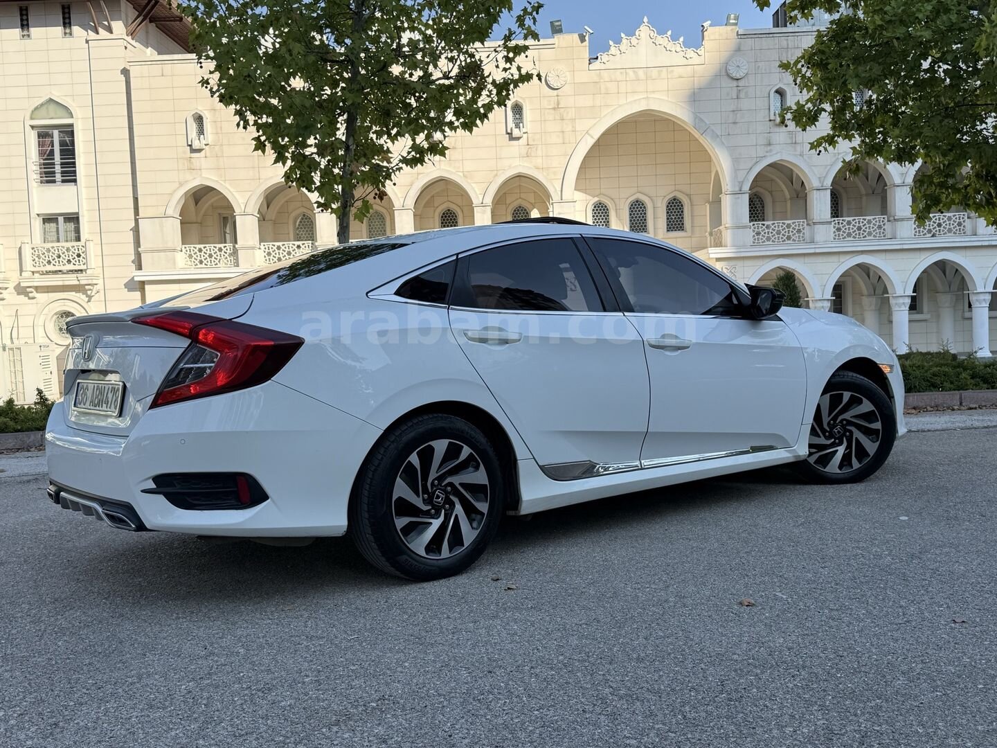 Galeriden Honda Civic 1.6i VTEC Eco Elegance 2018 Model Ankara 188.000 km Beyaz 7