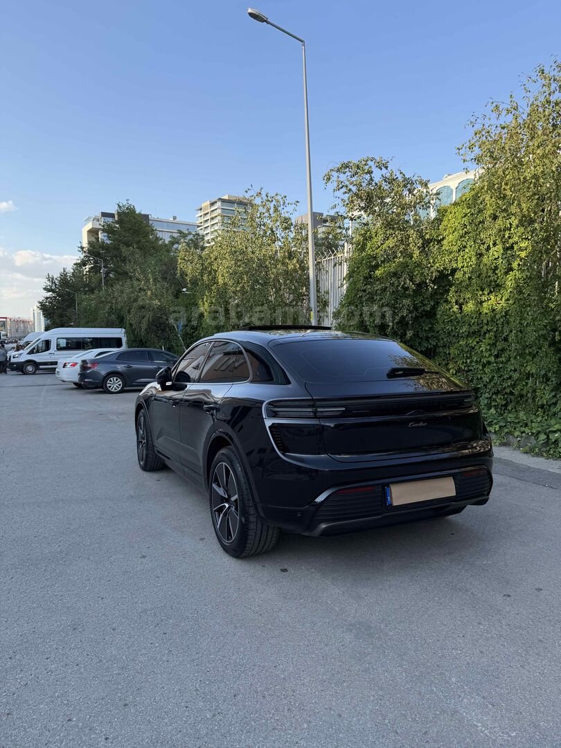 SAHİBİNDEN PORSCHE MACAN TURBO ELEKTRİKLİ 639 HP - BAYİİ 7