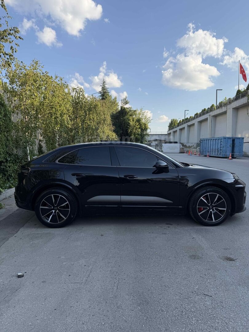 SAHİBİNDEN PORSCHE MACAN TURBO ELEKTRİKLİ 639 HP - BAYİİ 6