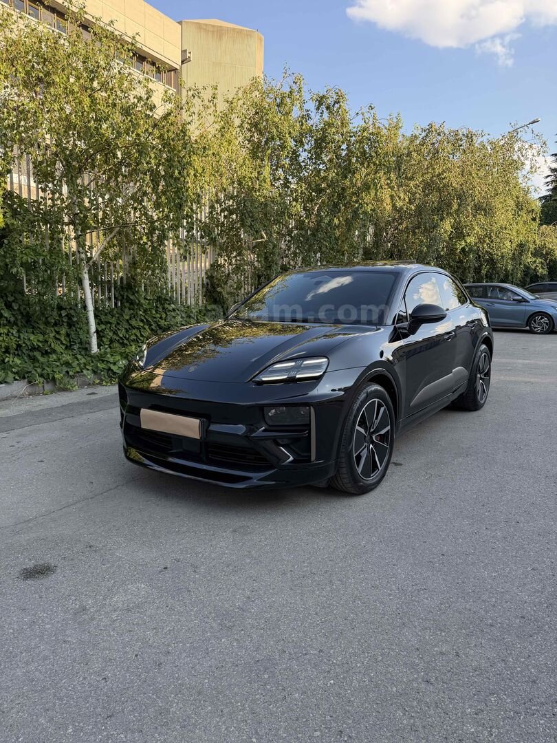SAHİBİNDEN PORSCHE MACAN TURBO ELEKTRİKLİ 639 HP - BAYİİ 1