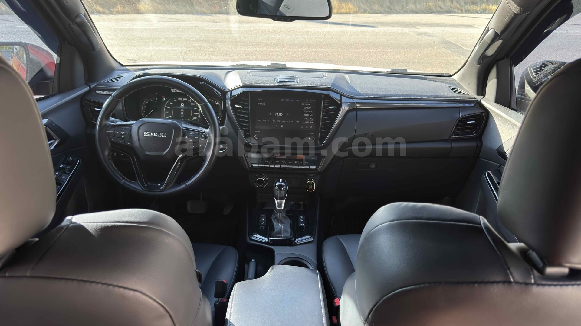 Sahibinden Isuzu D-Max 1.9 D 4x4 V-Cross 2025 Model 7