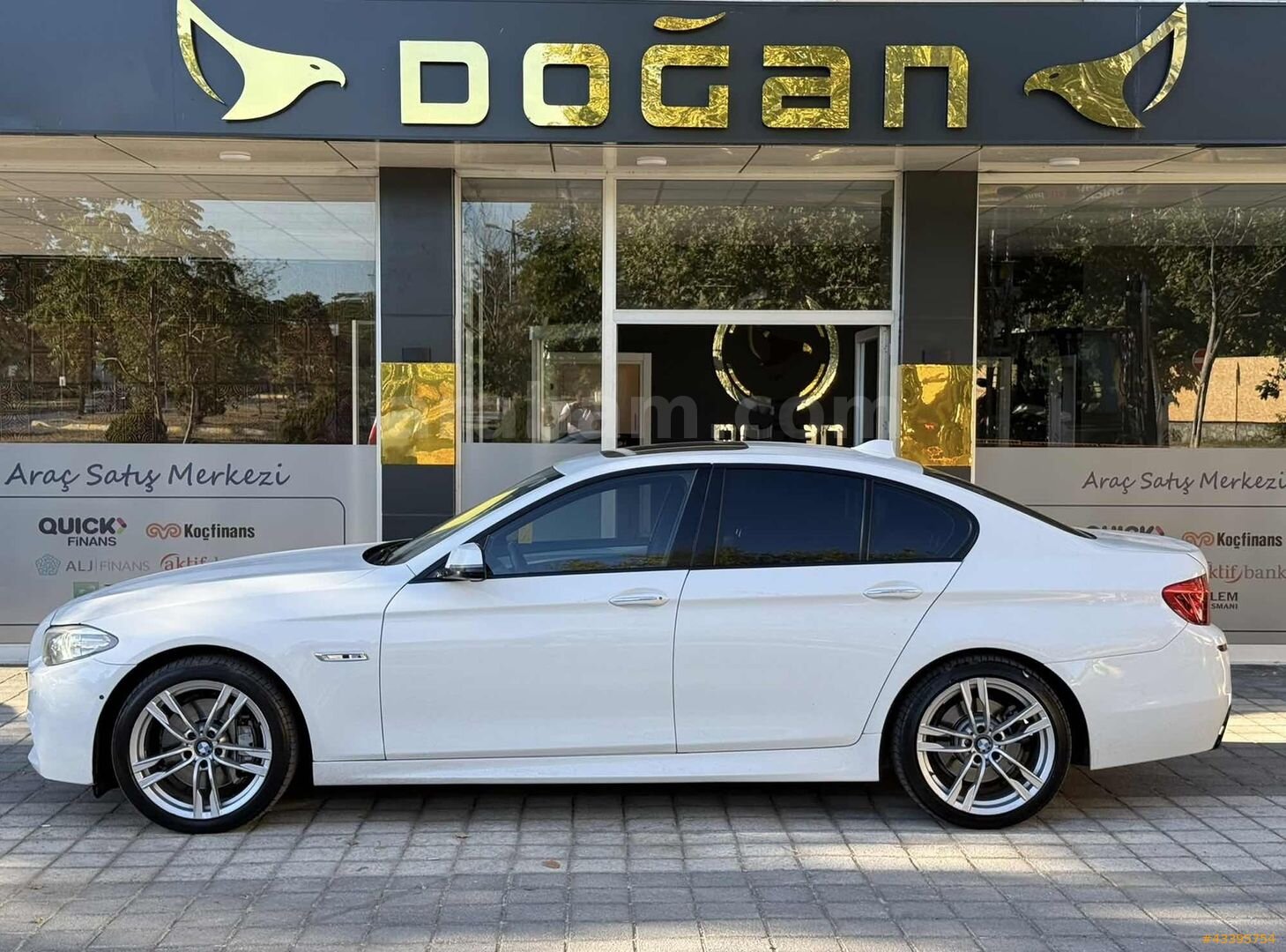 2015 BMW 525 xDrive Executive M Sport | SEDEFLİ BEYAZ | TAM DOLU 1