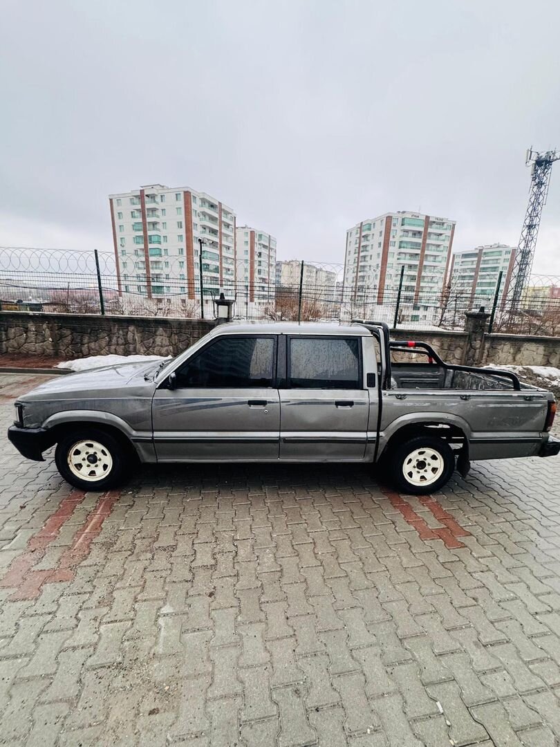 Sahibinden Mazda B2500 2.5 D 1998 Model 1
