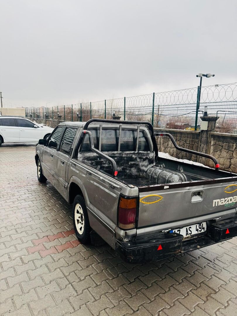 Sahibinden Mazda B2500 2.5 D 1998 Model 3