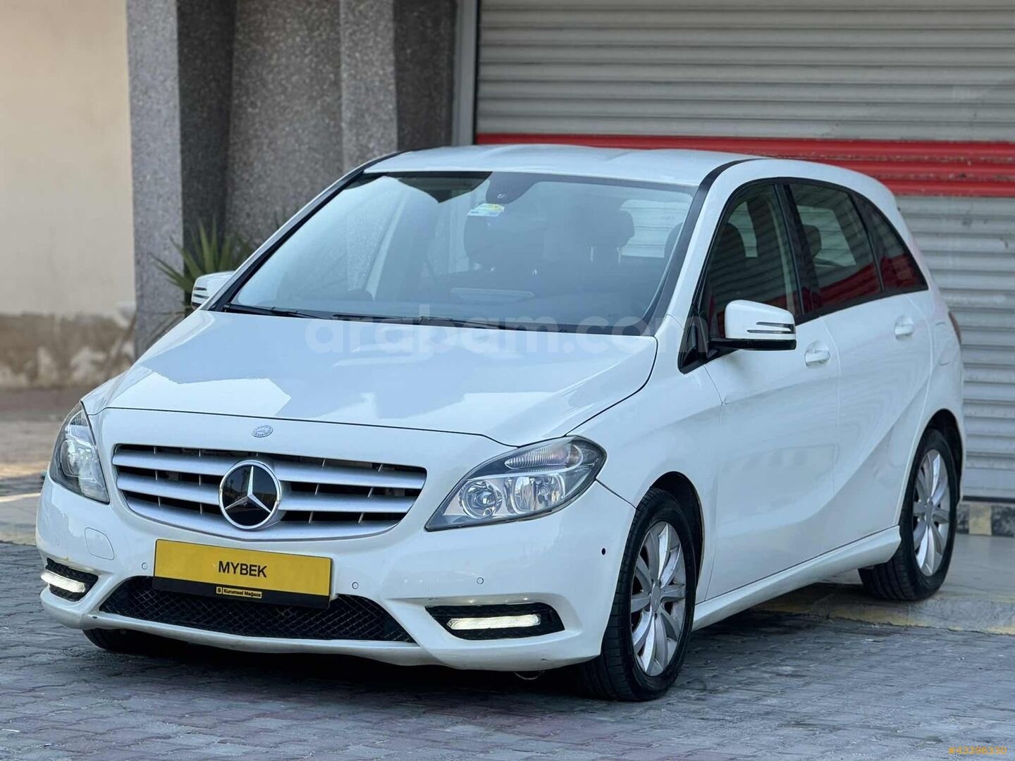 2013 MERCEDES B180 OTOMATİK 105 BİNDE 2