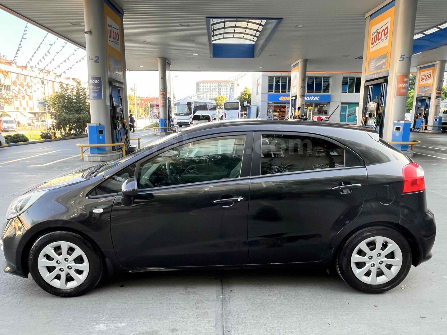 Sahibinden Kia Rio 1.4 CVVT Comfort 2015 Model İstanbul 118.000 km Siyah 5