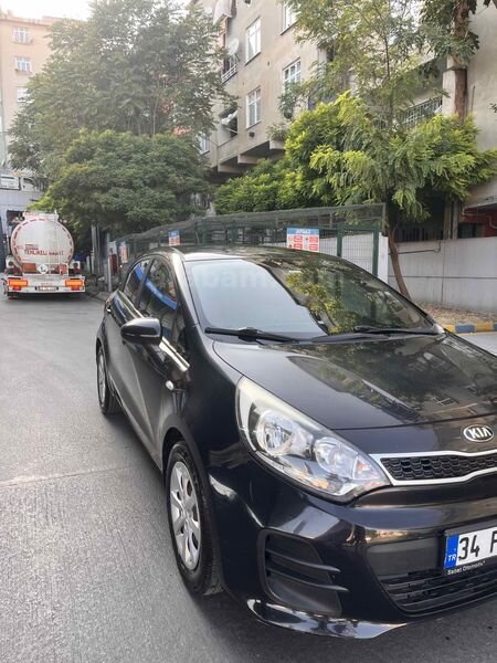 Sahibinden Kia Rio 1.4 CVVT Comfort 2015 Model İstanbul 118.000 km Siyah