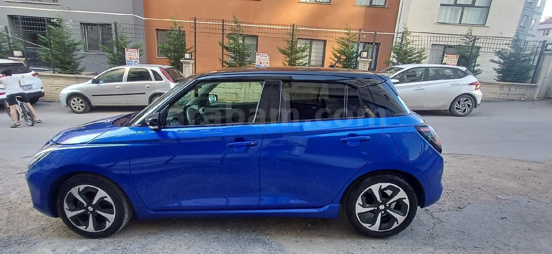 Sahibinden Suzuki Swift 1.2 Hibrit Pulse 2024 Model İstanbul 14.800 km Lacivert 4