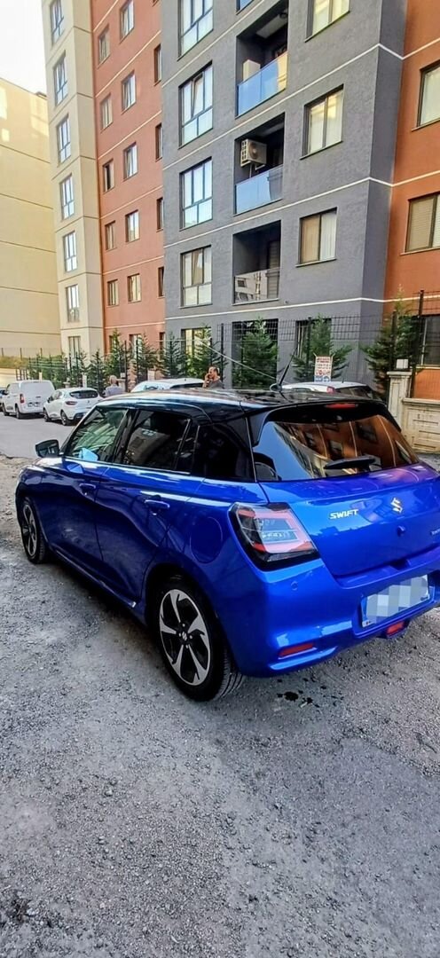 Sahibinden Suzuki Swift 1.2 Hibrit Pulse 2024 Model İstanbul 14.800 km Lacivert 7