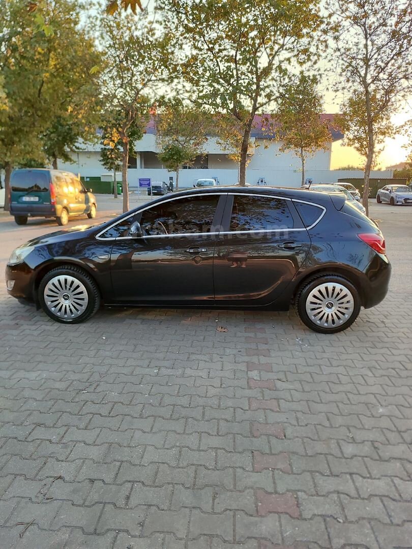 Sahibinden Opel Astra 1.6 Edition 2012 Model Bursa 174.000 km Siyah 3
