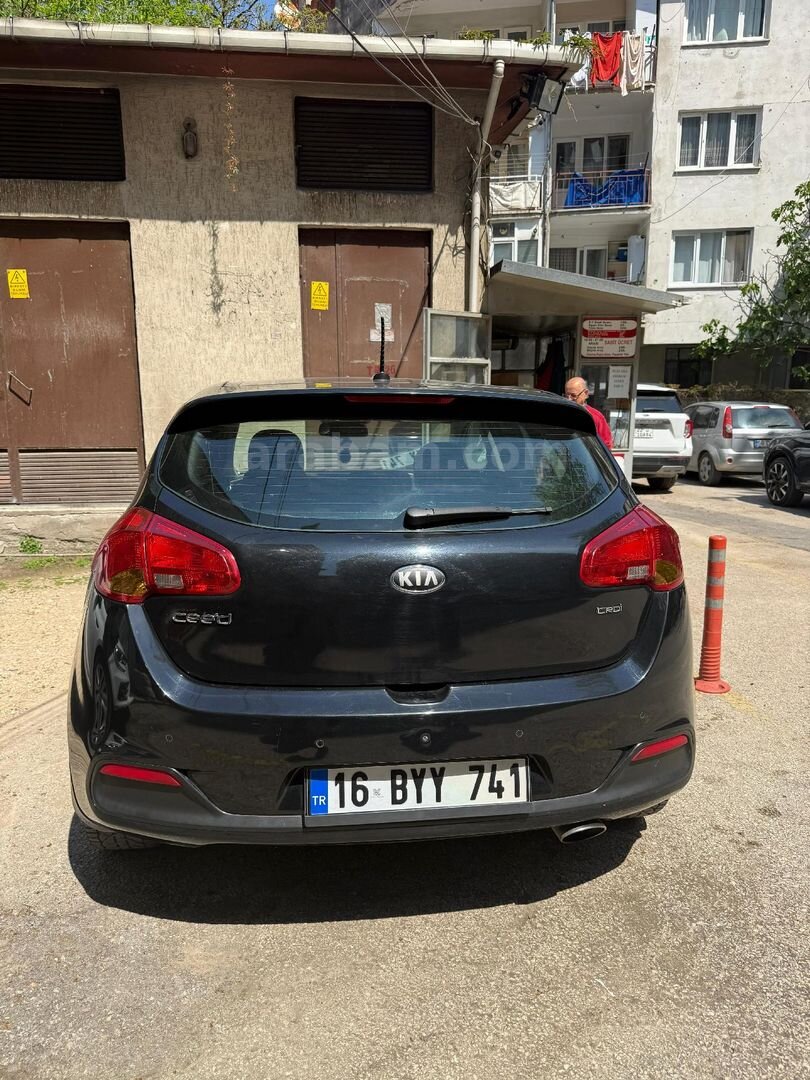 Sahibinden Kia Ceed 1.6 CRDi Concept Plus 2013 Model Bursa 295.000 km Siyah 2