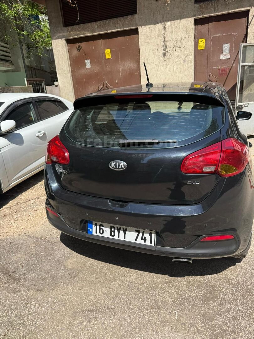 Sahibinden Kia Ceed 1.6 CRDi Concept Plus 2013 Model Bursa 295.000 km Siyah 6