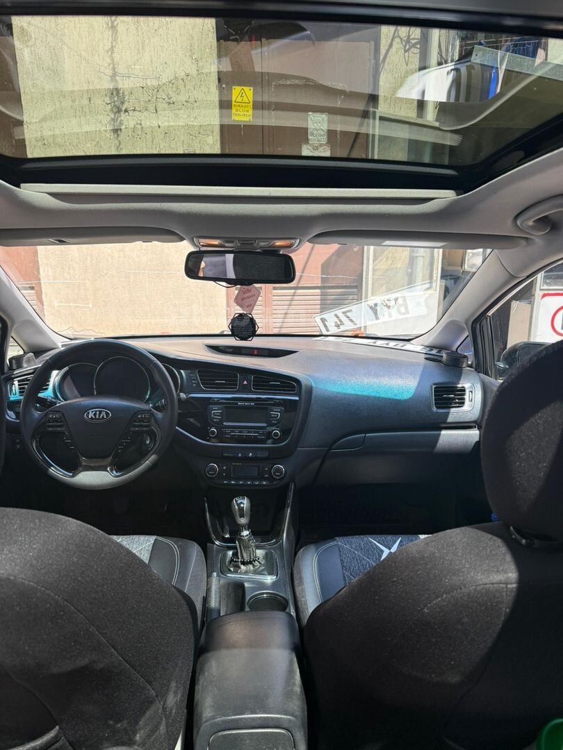 Sahibinden Kia Ceed 1.6 CRDi Concept Plus 2013 Model Bursa 295.000 km Siyah 3