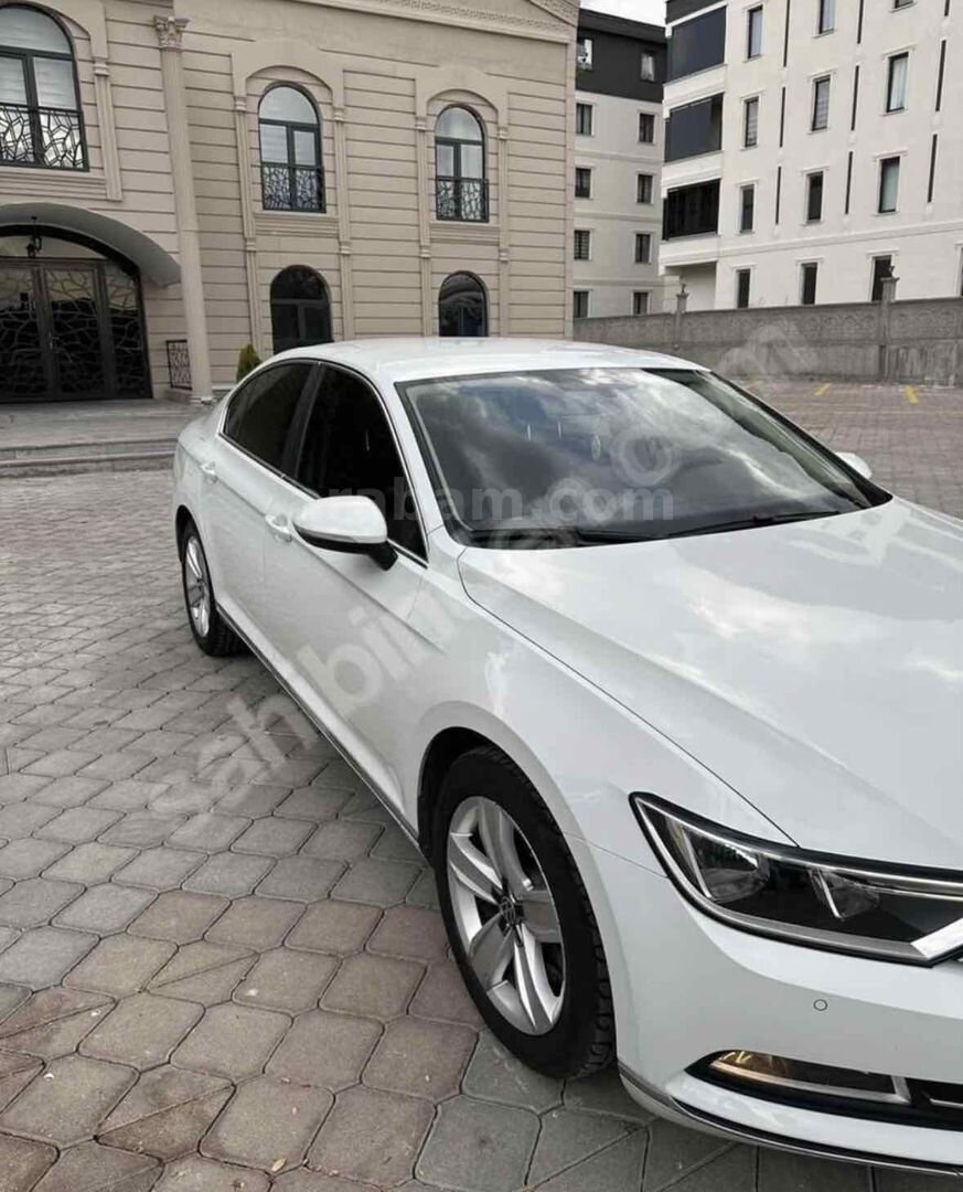 Sahibinden Volkswagen Passat 1.4 TSi BlueMotion Comfortline 2017 Model Kars 120.000 km Beyaz 6
