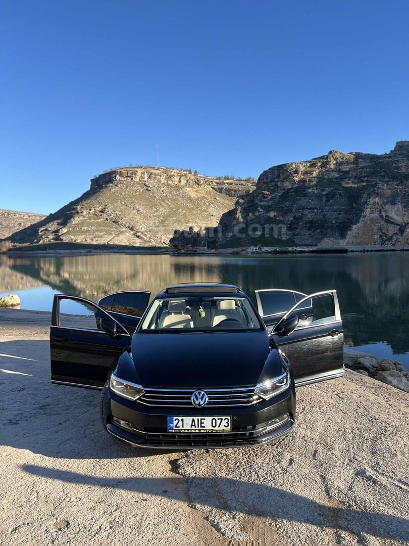 Sahibinden Volkswagen Passat 1.6 TDi BlueMotion Comfortline 2018 Model Diyarbakır 190.000 km Siyah 3