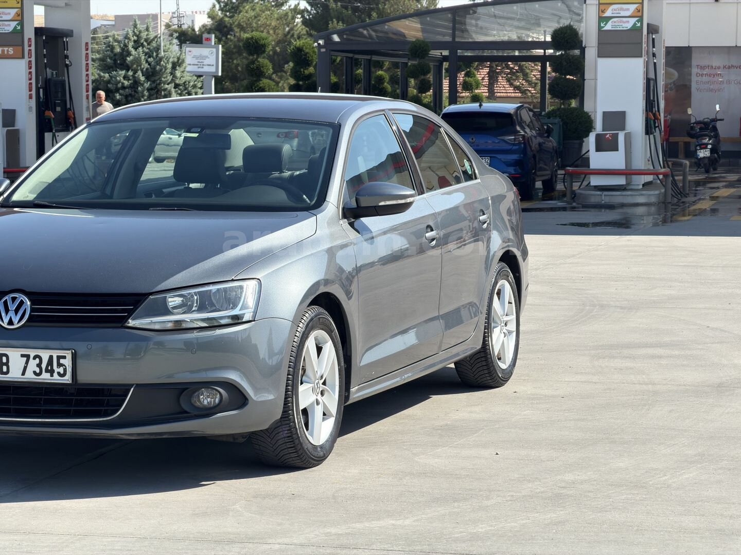Galeriden Volkswagen Jetta 1.2 TSi Comfortline 2013 Model Ankara 63.000 km Füme 3