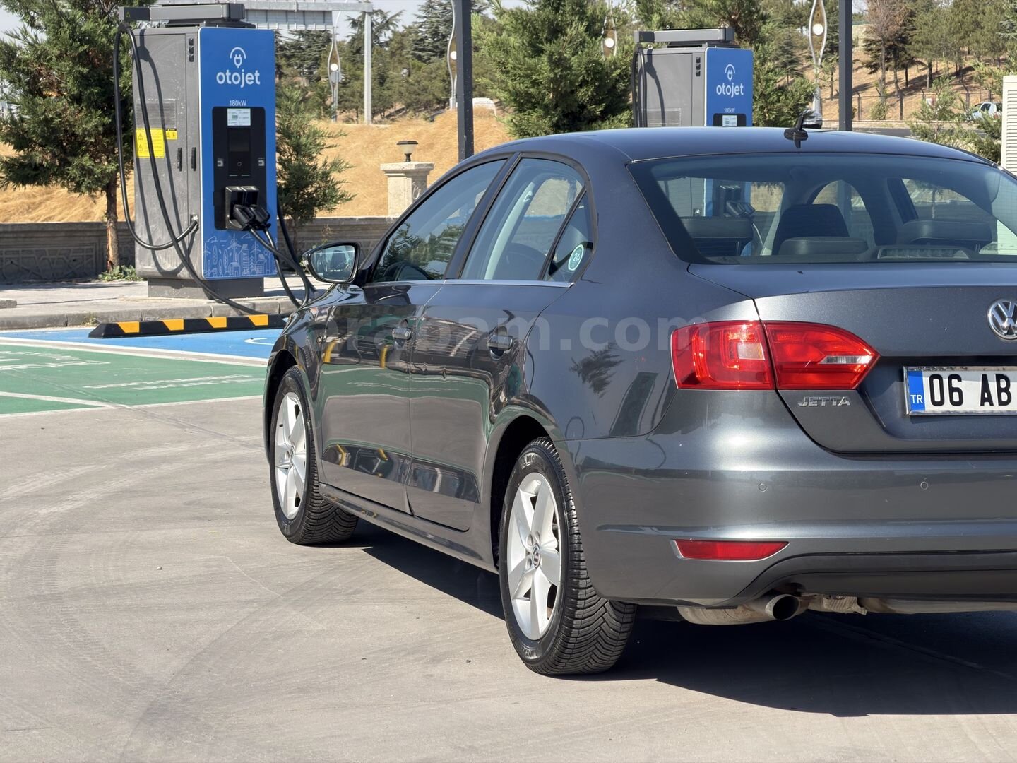 Galeriden Volkswagen Jetta 1.2 TSi Comfortline 2013 Model Ankara 63.000 km Füme 6
