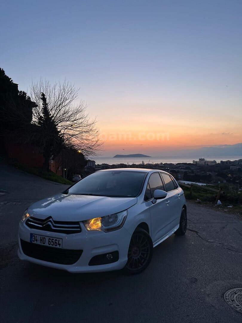 Sahibinden Citroen C4 1.6 HDi Attraction 2011 Model İstanbul 280.500 km Beyaz 1