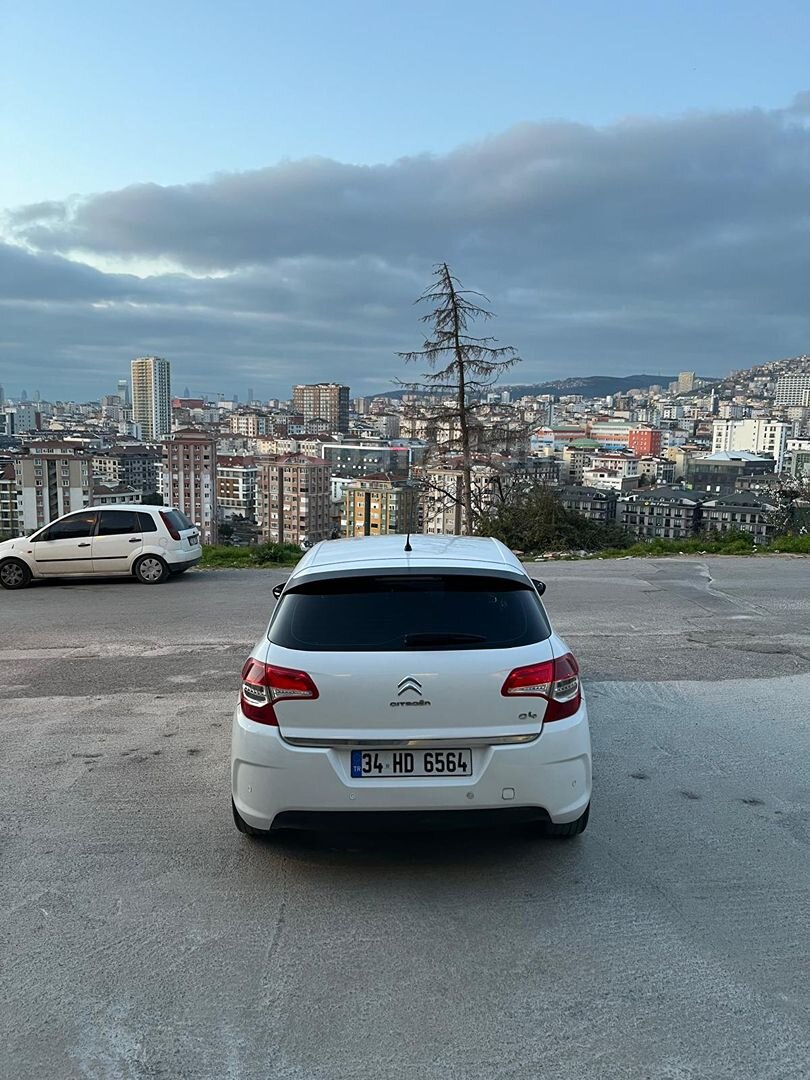 Sahibinden Citroen C4 1.6 HDi Attraction 2011 Model İstanbul 280.500 km Beyaz 7