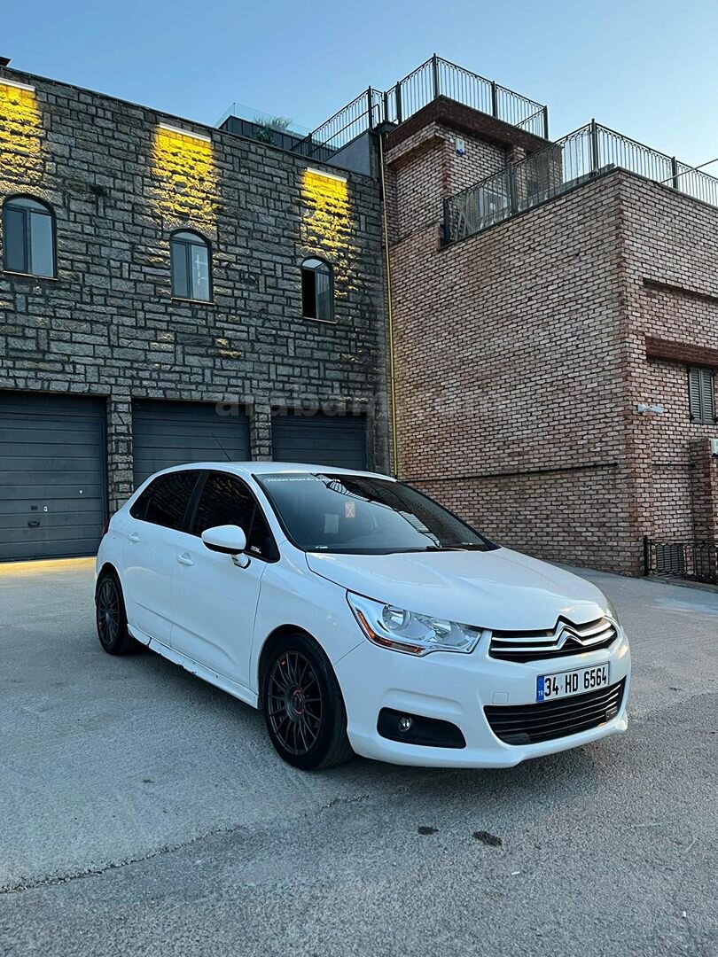 Sahibinden Citroen C4 1.6 HDi Attraction 2011 Model İstanbul 280.500 km Beyaz 4