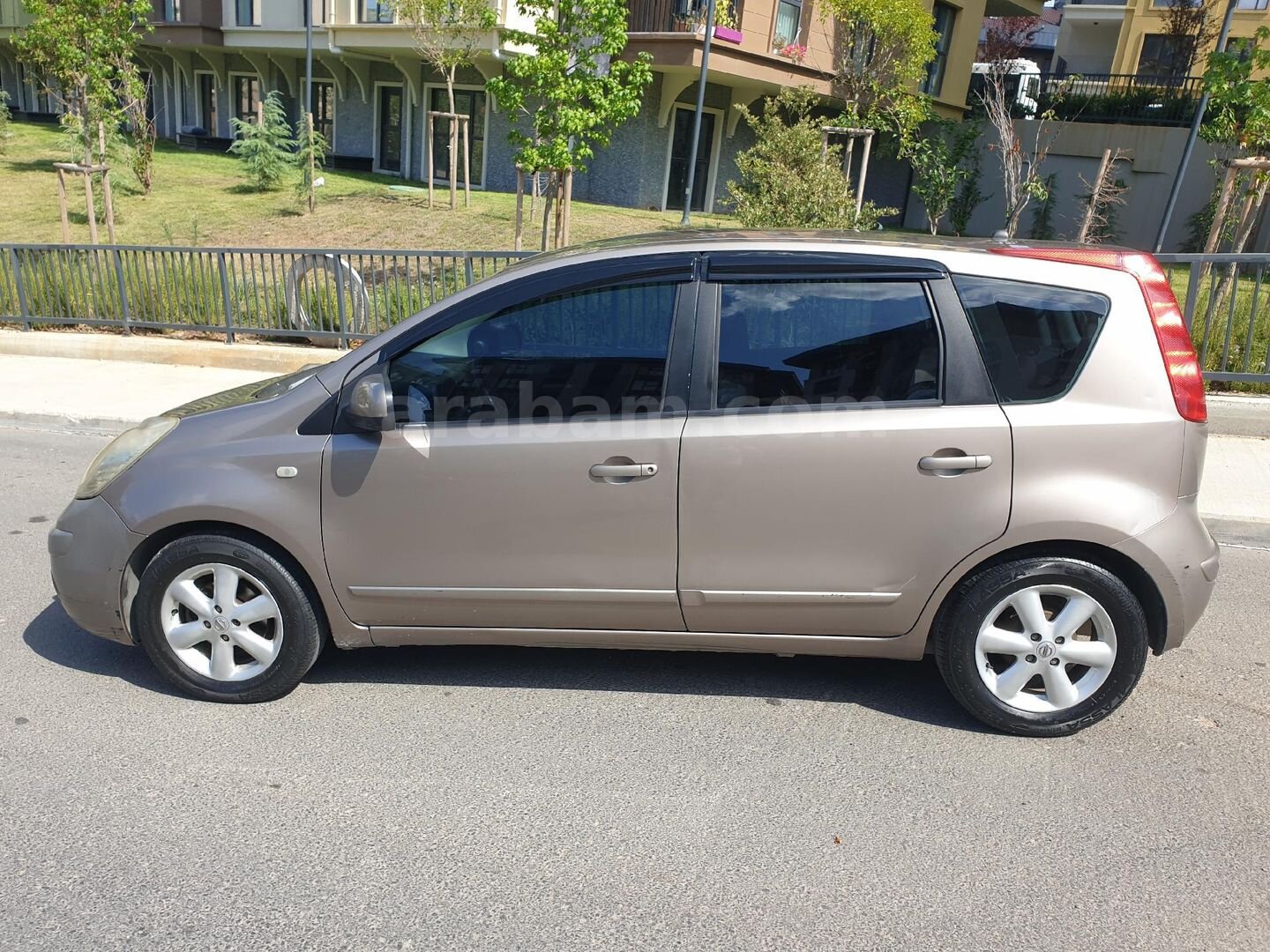 Sahibinden Nissan Note 1.5 dCi Tekna 2008 Model İstanbul 290.000 km Kahverengi 6