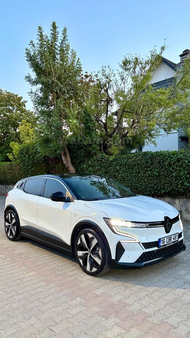 Sahibinden Renault Megane E-Tech Techno 2023 Model Bursa 67.000 km Beyaz 3