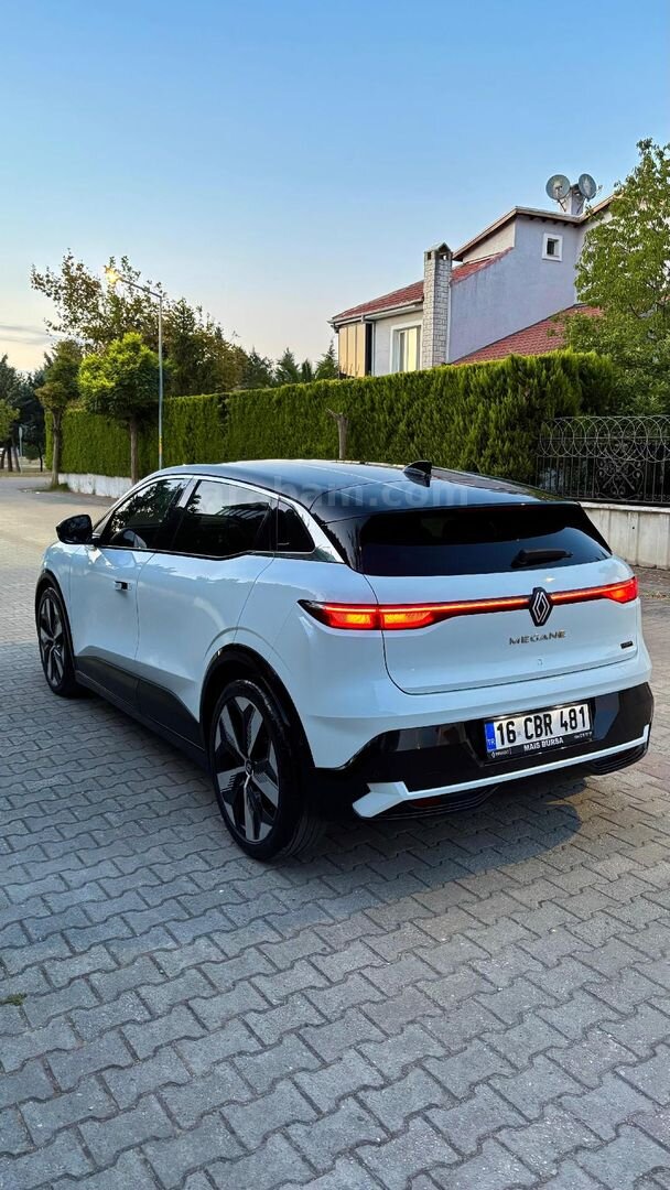 Sahibinden Renault Megane E-Tech Techno 2023 Model Bursa 67.000 km Beyaz 5