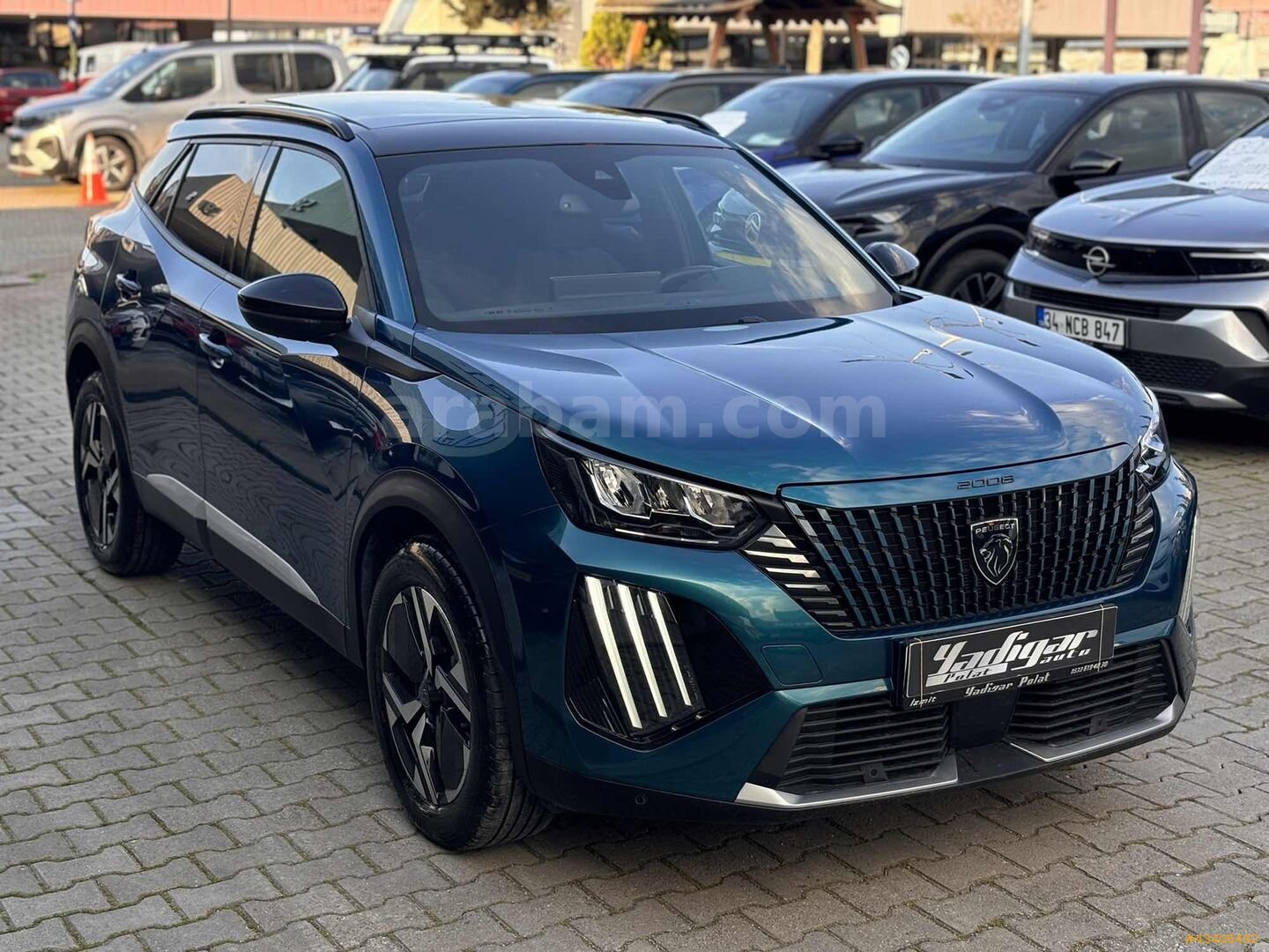 2025 HATASIZ BOYASIZ 29000 KM.1.2 BENZİN 130 BG.8 İLERİ OTOMATİK 2