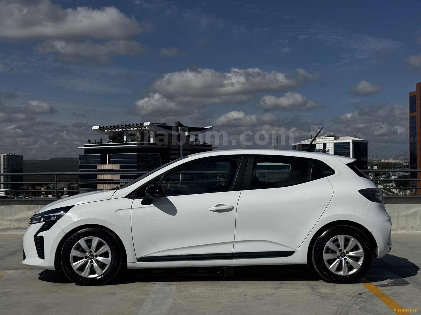 YKTCAR AUTOGROSS'DAN 2023 CLIO EQUILIBRE HATASIZ BOYASIZ 4