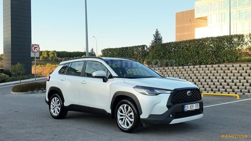 2023 COROLLA CROSS 1.8 HYBRİD FLAME X-PACK CAM TAVAN 85.000 KM