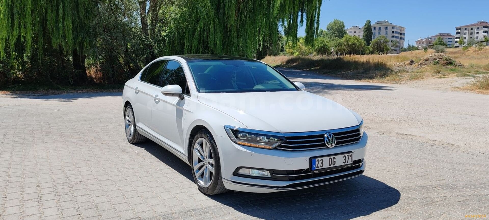 GÜVEN MOTORS GÜVENCESİYLE HIGHILINE PASSAT HATASIZ BOYASIZ 1