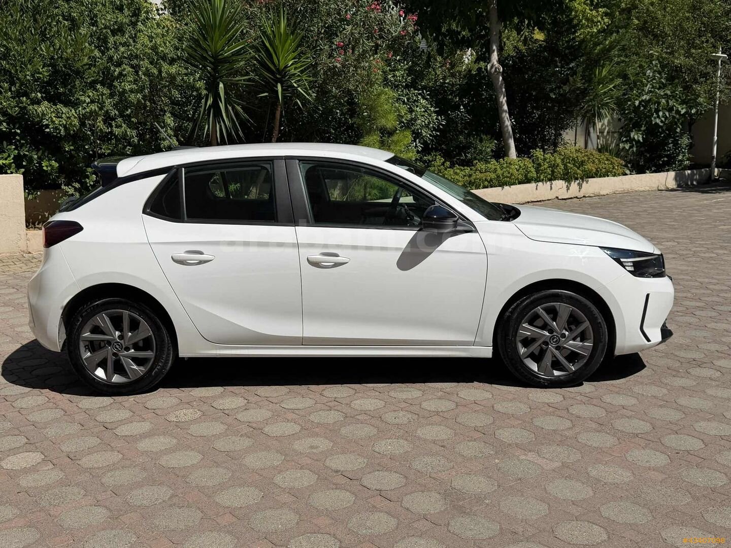 2025 OPEL CORSA 1.2T EDİTİON OTOMATİK VİTES 7