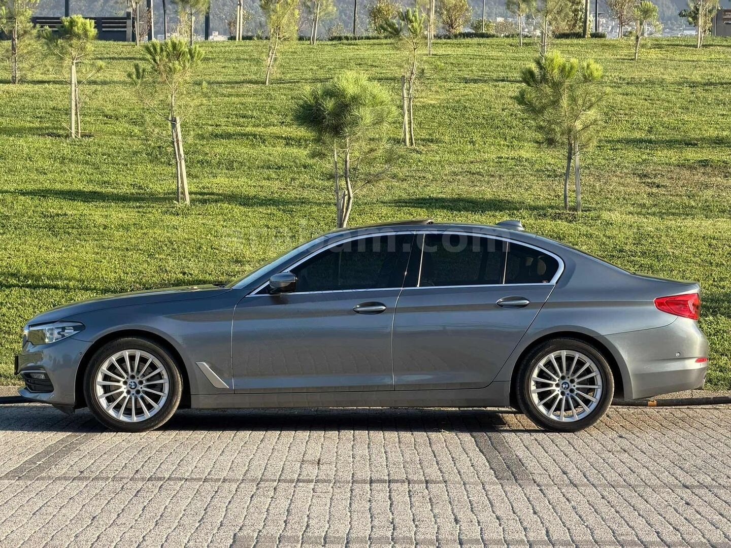 SYT AUTODAN BMW 520İ 4
