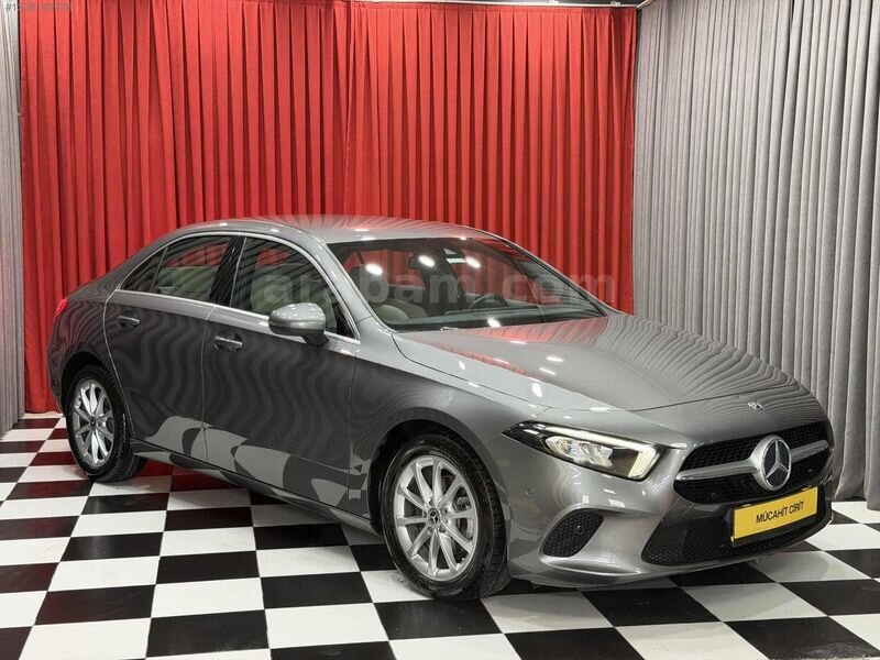 HATASIZ BOYASIZ MERCEDES A180 SEDAN İLK SAHİBİNDEN 33.000 KM