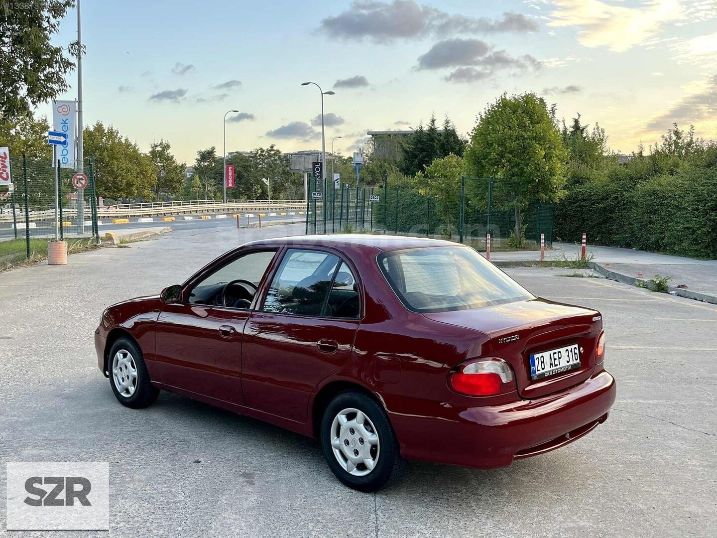 SZR MOTORS'DAN KLİMALI-MUAYENELİ 1998 ACCENT 1.5 GLS LPG'Lİ 6