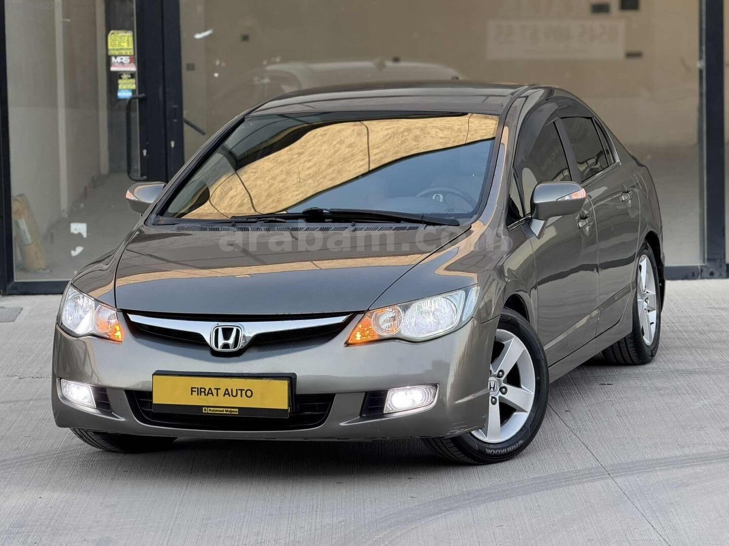 HONDA CİVİC 1.6 İ-VTEC PREMİUM DÜŞÜK KM EMSALSİZ TEMİZLİKTE 2