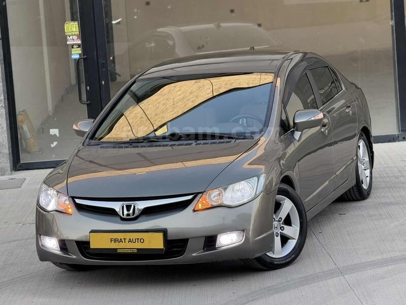 HONDA CİVİC 1.6 İ-VTEC PREMİUM DÜŞÜK KM EMSALSİZ TEMİZLİKTE