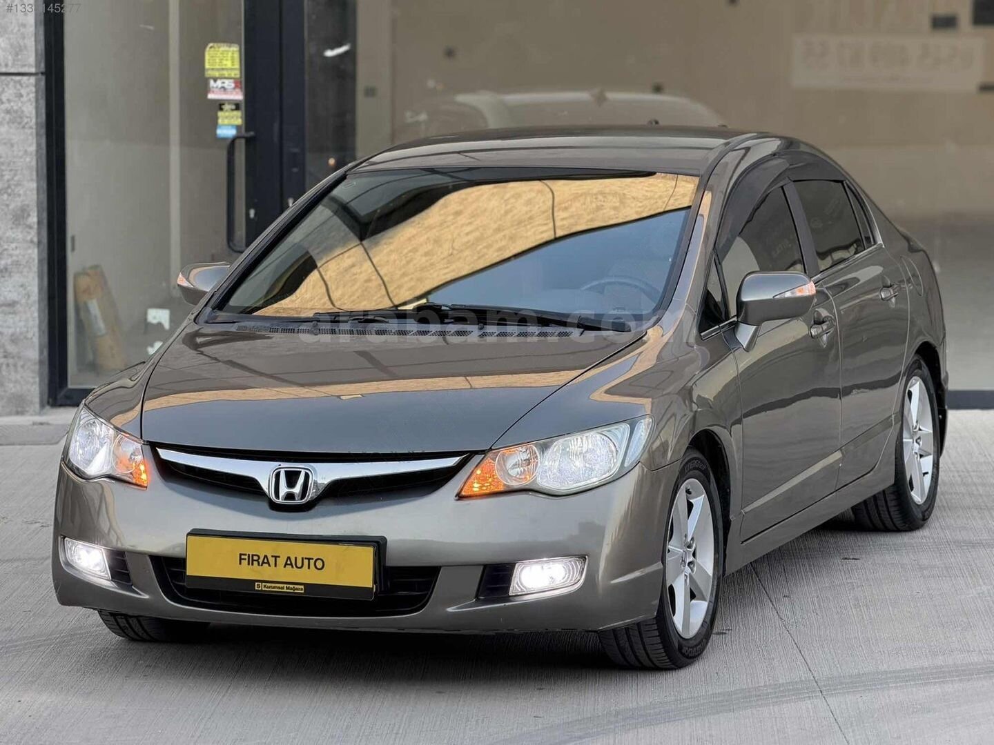 HONDA CİVİC 1.6 İ-VTEC PREMİUM DÜŞÜK KM EMSALSİZ TEMİZLİKTE 4