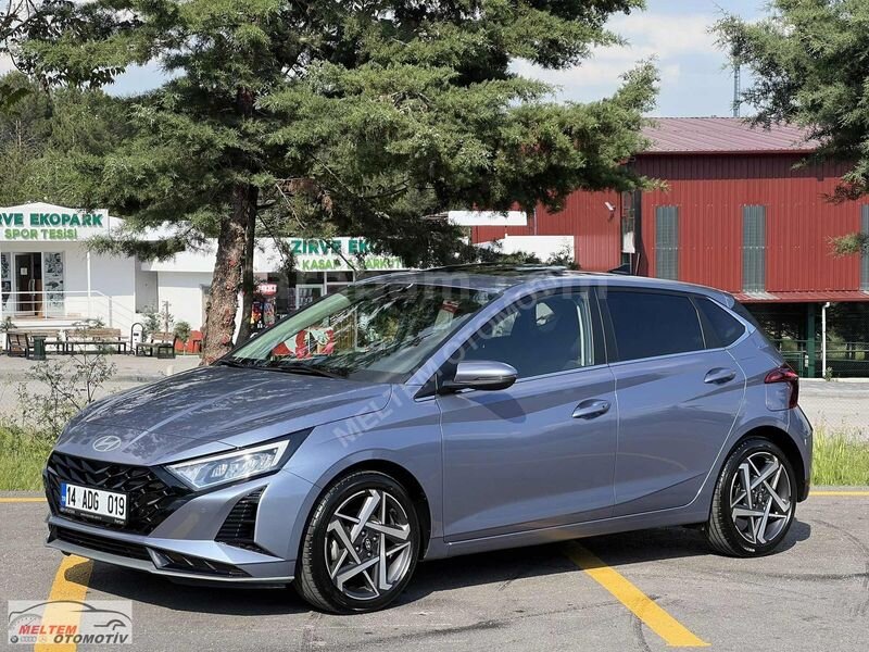 2025_HYUNDAİ İ20_ELİTE_SUNROOF_NAVİGASYON_KM'35.000_