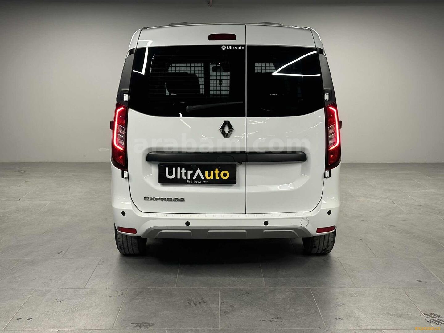 "ULTRAUTO" 2023 EXPRESS 1.5 BlueDCI JOY 47,200KM CARPLAY 7