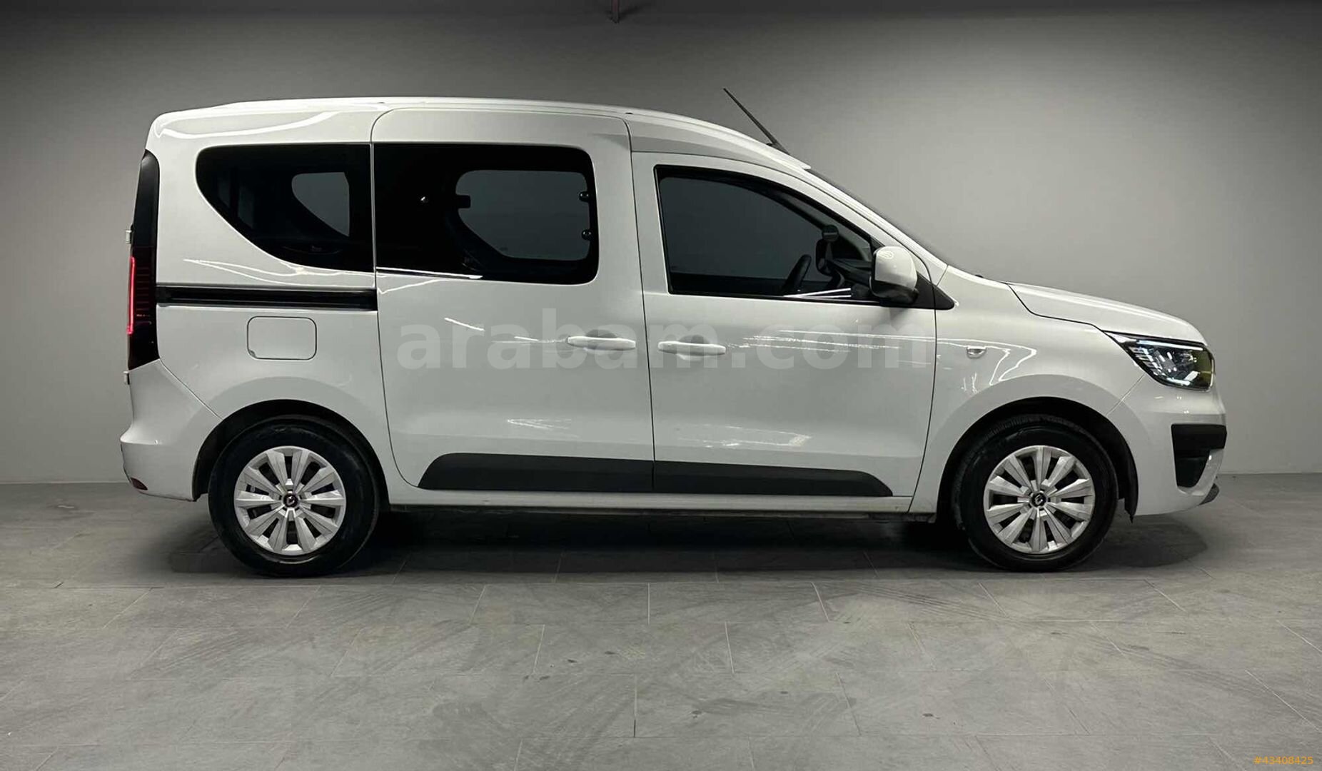 "ULTRAUTO" 2023 EXPRESS 1.5 BlueDCI JOY 47,200KM CARPLAY 5