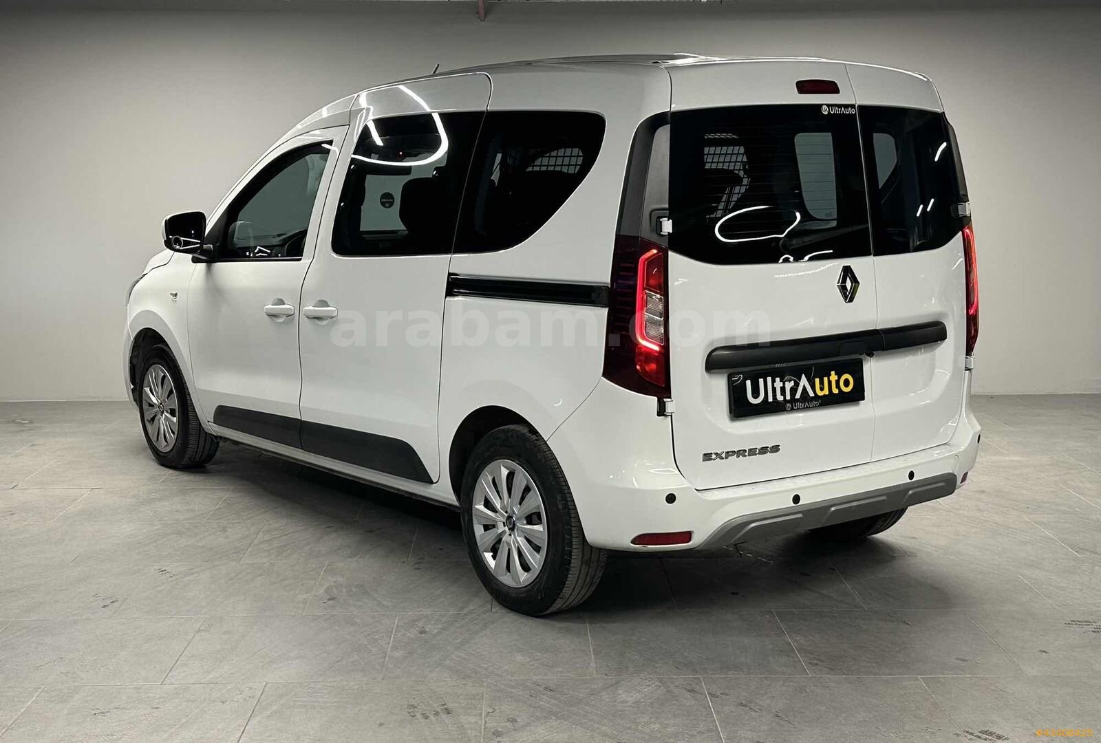 "ULTRAUTO" 2023 EXPRESS 1.5 BlueDCI JOY 47,200KM CARPLAY 6
