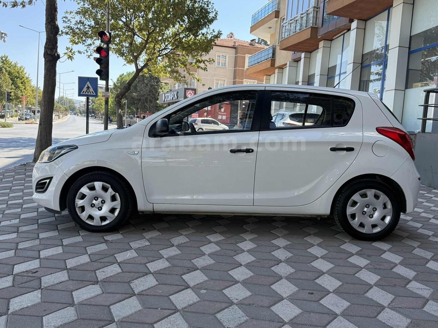2012 MODEL 2013 ÇIKIŞLI MAKYAJLI KASA HYUNDAİ i.20 NOKTA BOYASIZ 4