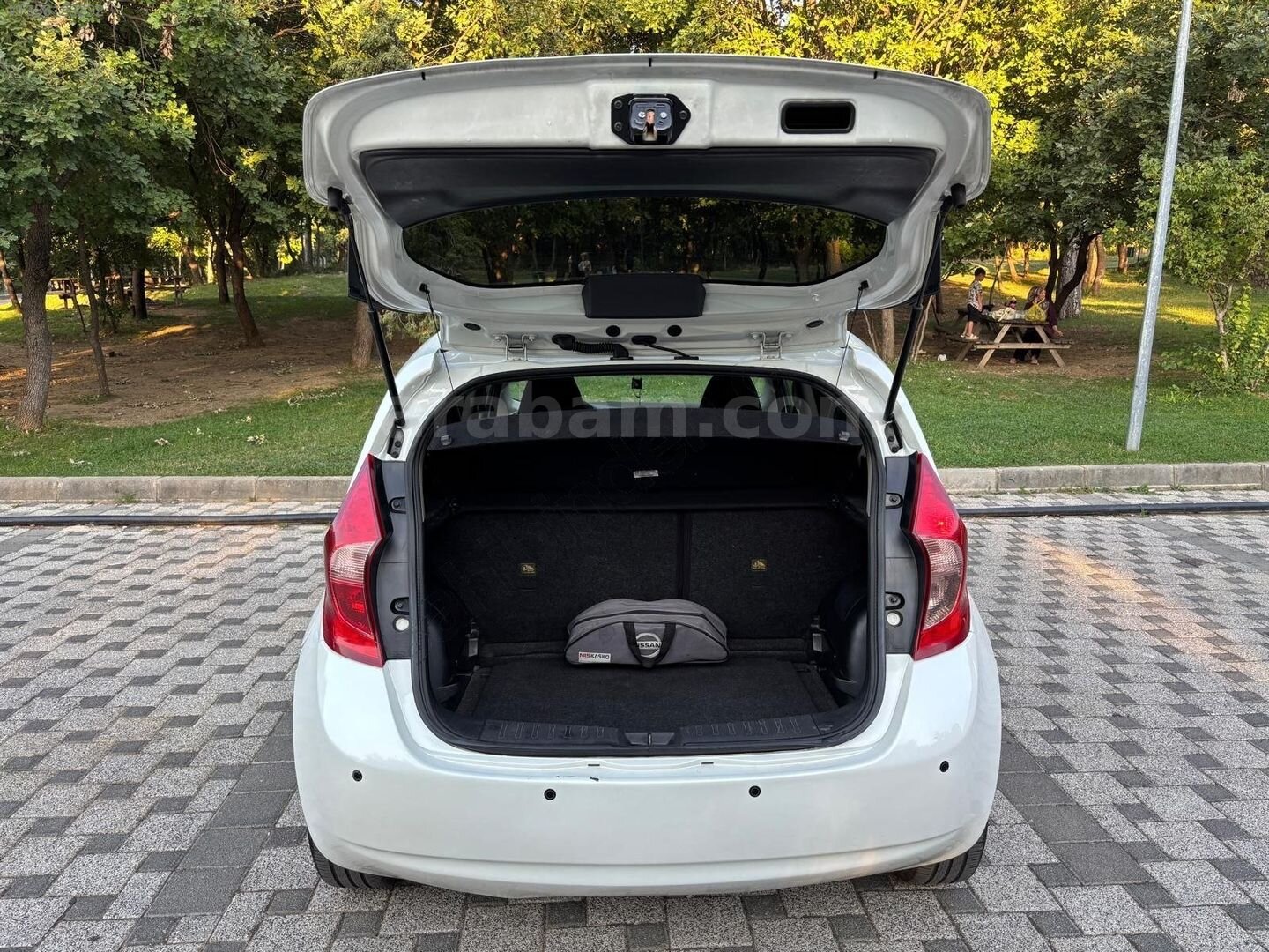 Galeriden Nissan Note 1.5 dCi Tekna 2014 Model Bursa 175.000 km Beyaz 6